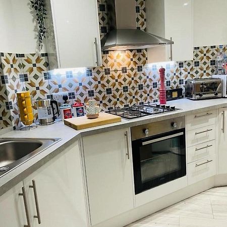 Appartement Bagshot Pennyhill Camberley Ascot Luxury 2 Beds 1 Bath Sleeps 4 Pets Ok Permit Parking Extérieur photo
