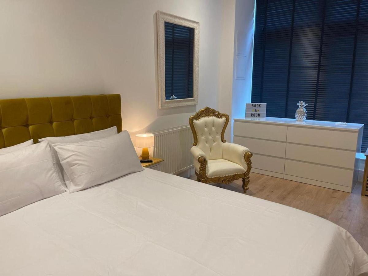 Appartement Bagshot Pennyhill Camberley Ascot Luxury 2 Beds 1 Bath Sleeps 4 Pets Ok Permit Parking Extérieur photo